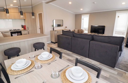Hasguard Cross Cottage | DOLPHIN, family friendly, with a garden in Little Haven