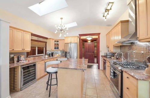 Regional District of Nanaimo House | Dolphin House Summary