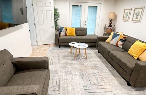 Grove City House | Dolphin Inn near Englewood & Boca Grande Beaches