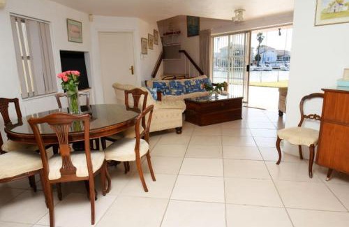 Port Owen House | Dolphin Place