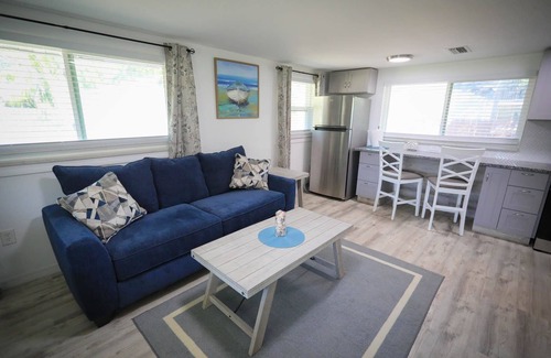Englewood Apartment | Dolphin Room Manasota Delux Villas