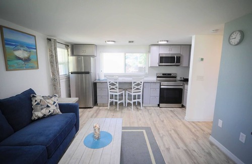 Englewood Apartment | Dolphin Room Manasota Delux Villas
