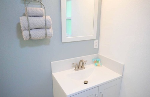 Englewood Apartment | Dolphin Room Manasota Delux Villas