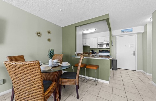 Northeast Virginia Beach Condo | Dolphin Run Unit 304