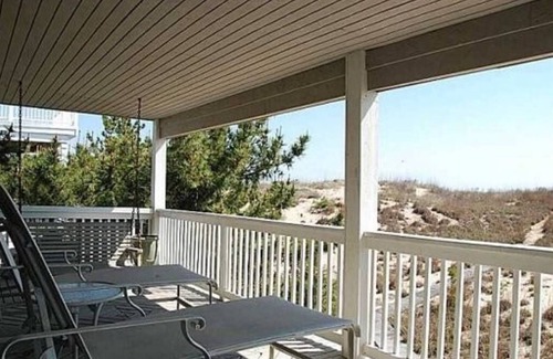 Northeast Virginia Beach House | Dolphin's Den - Oceanfront - North End VB