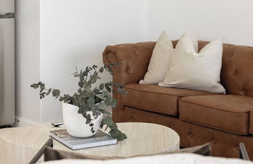 Shoalwater Apartment | Dolphin Spotting at Seaview Retreat