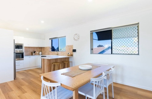 Bongaree Apartment | Dolphin View in Bongaree