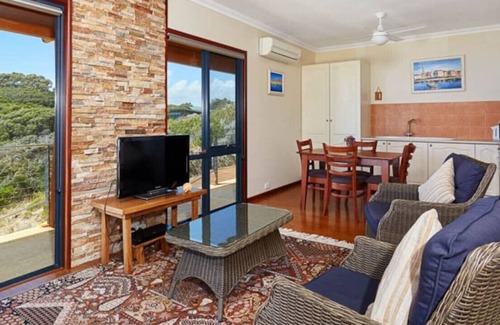Binningup House | Dolphin Views - amazing ocean views