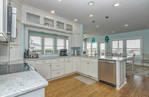 South Beach House | Dolphin Watch, This Pet Friendly oceanfront home has everything you need and more!