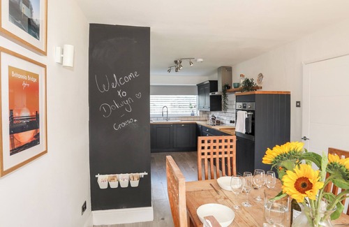 Menai Bridge Cottage | Dolwyn