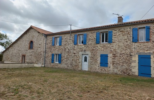 Saint-Philbert-de-Bouaine House | Domaine de Bel air. Base Ulm. Salle des fêtes. Ample parking. 25 min from Nantes