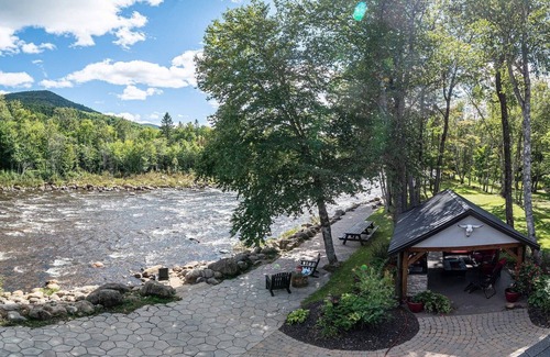 Saint-Brigitte-de-Laval Cottage | Domaine Le Riverain, bord de Rivière Montmorency