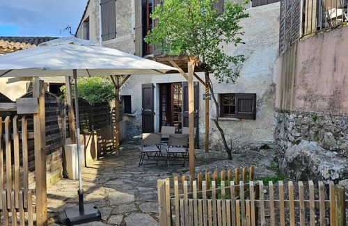 Sauve Apartment | Domaine de Bagard - Gîte la BERGERIE 89m² 2/6 pers Terrace