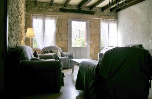 Lembras Bed & Breakfast | Domaine de Bellevue Cottage en Périgord- Bergerac 5mn - Petits-déjeuners inclus - Salle d'eau privative - Parc 3ha - Parking Privé Gratuit