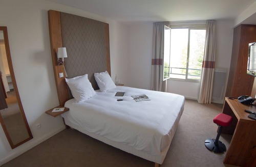 Bouray-sur-Juine Hotel | Domaine de Frémigny