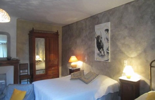 Champagne-et-Fontaine House | Domaine de Puytirel