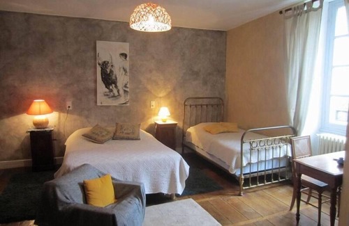 Champagne-et-Fontaine House | Domaine de Puytirel