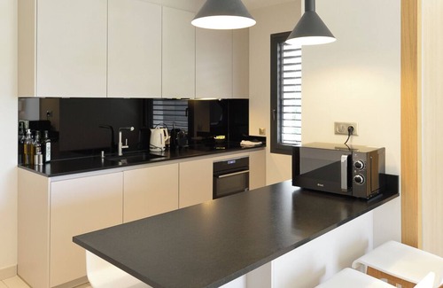 Chateauneuf-le-Rouge Cabin | Domaine de la Galinière