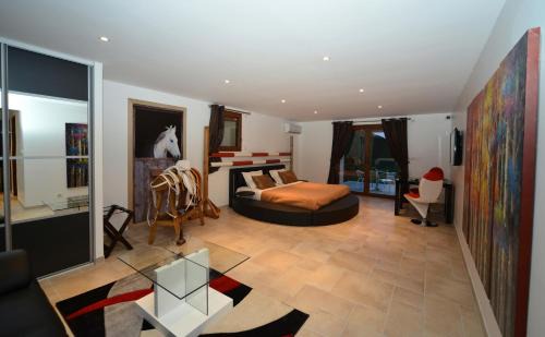 Vonnas Bed & Breakfast | Domaine de la Garde