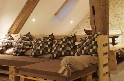 Chateaufort Cottage | Domaine de la Geneste stable loft