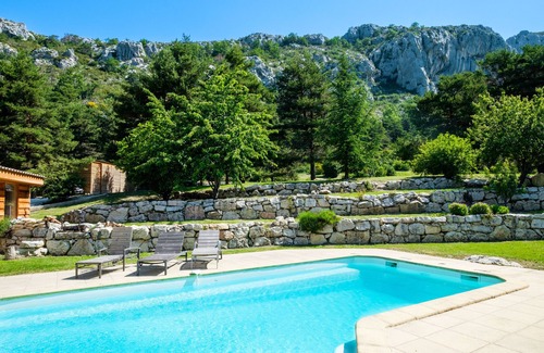 Caille House | Domaine de la plaine with Pool & Garden