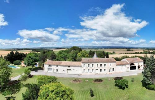 Castelnaudary Bed & Breakfast | Domaine de Lanis - Chambres d'hôtes avec parc et piscine