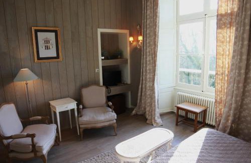 Condeau Hotel | Domaine De Villeray