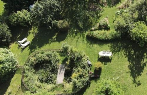 Droue-sur-Drouette House | Domaine des Pousses, gîte au coeur d'un village de campagne