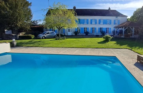 Ravieres House | Domaine des Tilleuls - Grand Jardin avec Piscine privée sur le Canal de Bourgogne