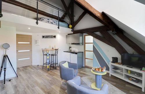 Petit Moisenay Apartment | Domaine des Trois Chateaux