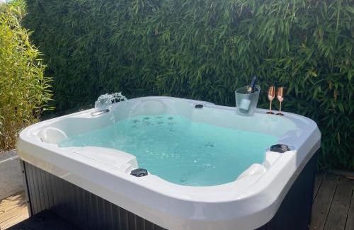 Louresse-Rochemenier House | Domaine des Varennes