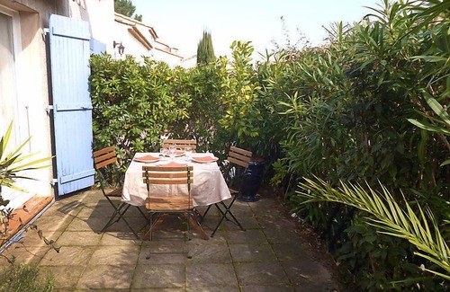 Cogolin House | Domaine des Vignes by Interhome