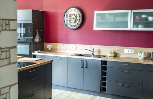 Saint-Vincent-sur-Jard Cottage | Domaine de la Coutardière 15 beds/Inner poo