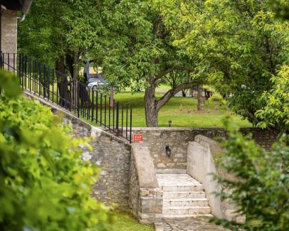 Guillerval Hotel | Domaine Malar