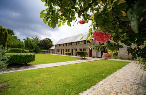 Guillerval Hotel | Domaine Malar