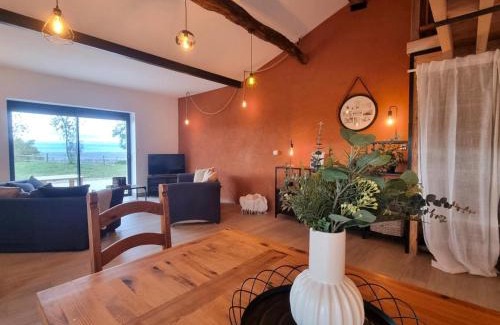 Pouilly-les-Feurs House | Domaine paisible avec piscine privée et animaux acceptés, idéal pour 12 à 14 personnes - FR-1-496-344