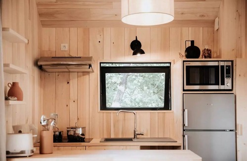 Saint-Amand-de-Coly Ski Chalet | Domaine Saint-Amand - Wooden house 3 Rooms 6 People 2 Bathrooms Air conditioning