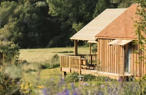 Saint-Amand-de-Coly Ski Chalet | Domaine Saint-Amand - Wooden house 3 Rooms 6 People 2 Bathrooms Air conditioning