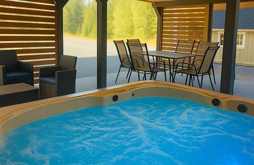 Eatonville House | Dome Home Hot Tub! 22 Mi To Mt Rainier!