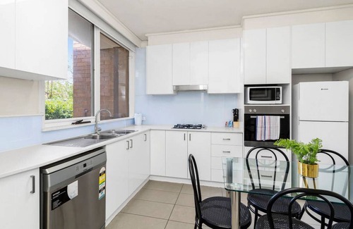 St. Kilda East Apartment | Domi Rentals - The Alma Apartment