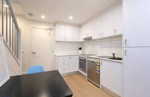 Balaclava Apartment | Domi Rentals - The Carlisle Apartments