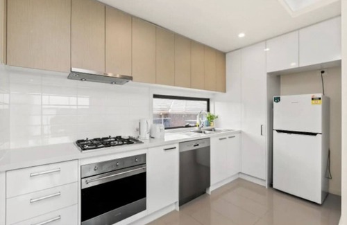 Chadstone House | Domi Rentals - The Chadstone Townhouse