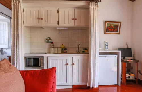 Furnas House | Domus Adepta Charming w/ Garden