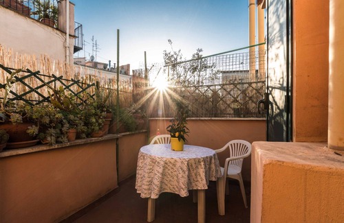 Rione IV Campo Marzio Apartment | Domus Penna - Piazza del Popolo: Penthouse with terrace