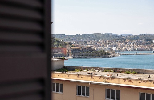 Gaeta Apartment | Domus Vittorio double room with balcony and sea view