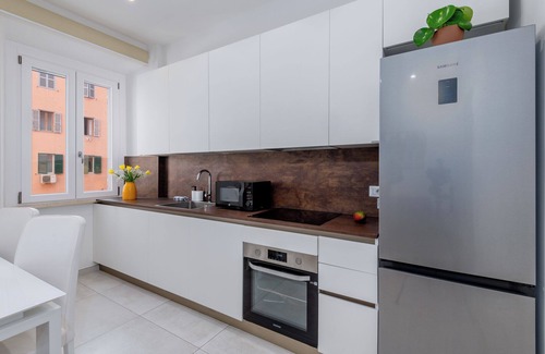 San Giovanni Apartment | DomusAurea 3 apartments in same building a stone's throw from the Colosseum