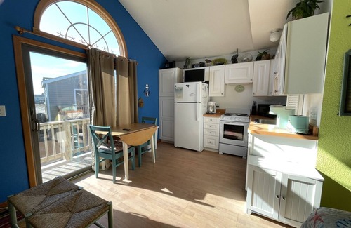 Hatteras Condo | Don't worry, you'll be nothing but happy when you walk into Don't Worry Be Happy.
