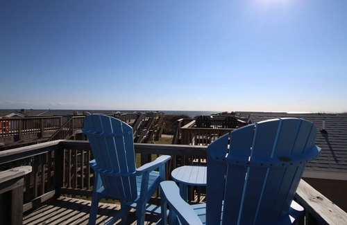 Hatteras Condo | Don't worry, you'll be nothing but happy when you walk into Don't Worry Be Happy.