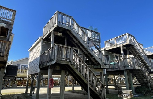 Hatteras Condo | Don't worry, you'll be nothing but happy when you walk into Don't Worry Be Happy.