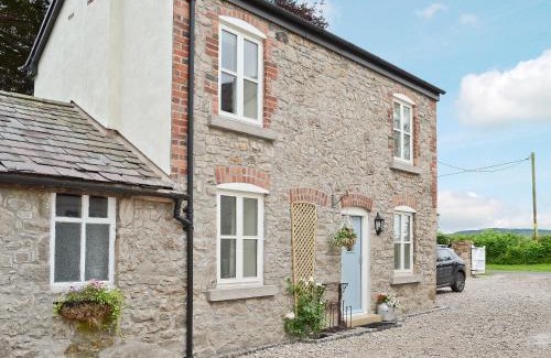 Holywell House | Donadea Cottage